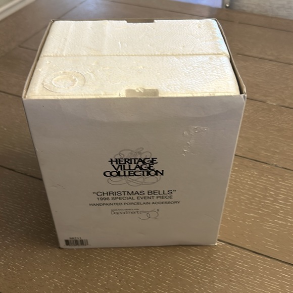 Dept. 56 Heritage Village 1996 Special Event Christmas Bells #98711 Excellent - Picture 8 of 9